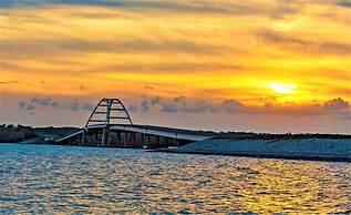 Early American Motel