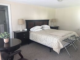 Gallagher's Travels Bar Harbor Motel & Cabins