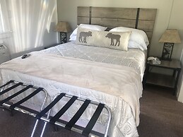 Gallagher's Travels Bar Harbor Motel & Cabins