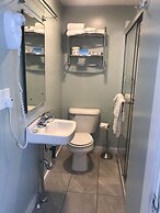 Gallagher's Travels Bar Harbor Motel & Cabins