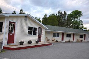 Gallagher's Travels Bar Harbor Motel & Cabins