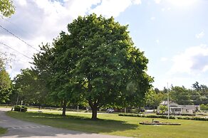 Gallagher's Travels Bar Harbor Motel & Cabins