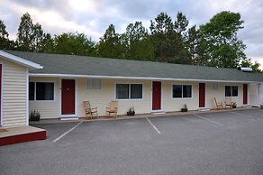 Gallagher's Travels Bar Harbor Motel & Cabins