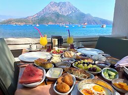 Ford Hotel - Special Class