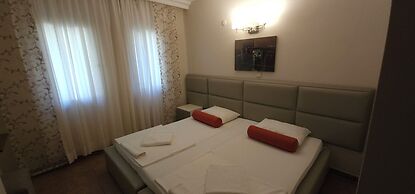 Ford Hotel - Special Class