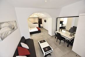 Queen Boutique Suites