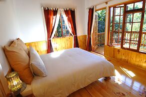 Moon Shine on Whiskey Creek