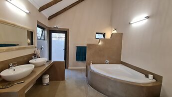 Thornhill Safari Lodge