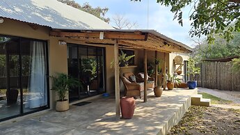 Thornhill Safari Lodge