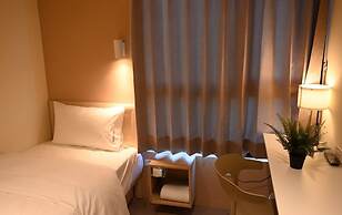 Lütel Hotel Xpark Gloria Outlets Shin Kong Cinemas