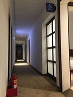 Lütel Hotel Xpark Gloria Outlets Shin Kong Cinemas