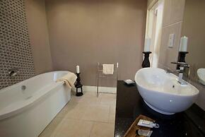 Woodlands Guest Lodge