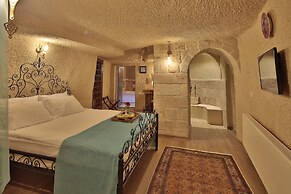 Jacob's Cave Suites