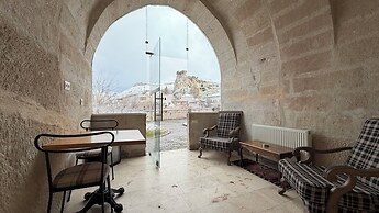 Jacob's Cave Suites
