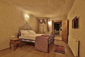 Jacob's Cave Suites