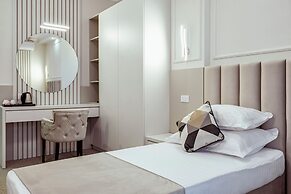 La Strada Boutique Villa