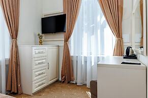 La Strada Boutique Villa