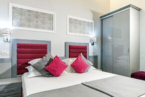La Strada Boutique Villa