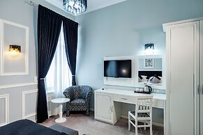 La Strada Boutique Villa