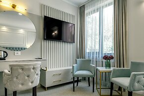 La Strada Boutique Villa