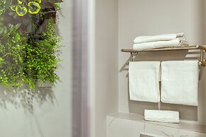 La Strada Boutique Villa