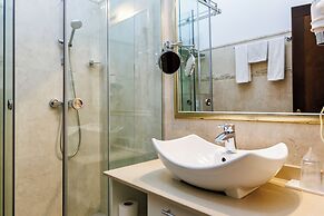 La Strada Boutique Villa