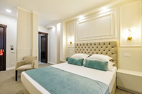 La Strada Boutique Villa