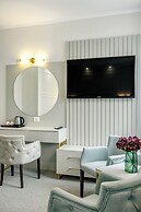 La Strada Boutique Villa