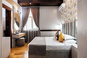 La Strada Boutique Villa