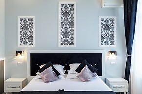 La Strada Boutique Villa