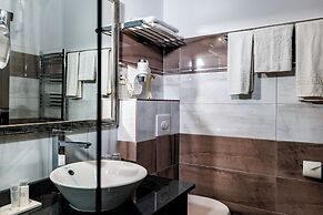 La Strada Boutique Villa
