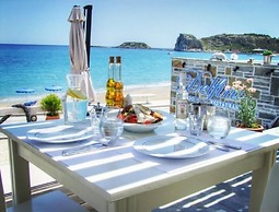 Delfini Beach Hotel