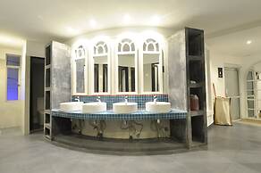 Clock Inn Dehiwala - Hostel