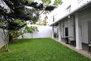 Clock Inn Dehiwala - Hostel