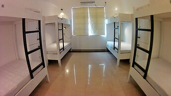 Clock Inn Dehiwala - Hostel