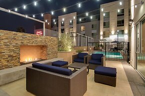 Hampton Inn & Suites Los Angeles - Glendale