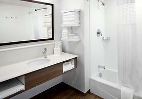 Hampton Inn & Suites Pittsburgh Airport South–Settlers Ridge