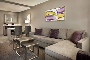 Embassy Suites by Hilton Charlotte Uptown 