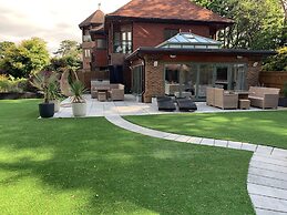 Hamble Retreat House and Luxury Studios