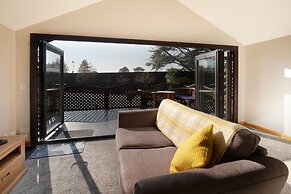 Hamble Retreat House and Luxury Studios