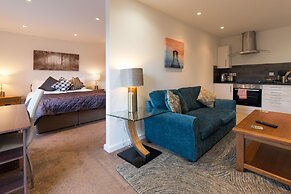 Hamble Retreat House and Luxury Studios