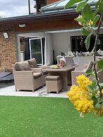 Hamble Retreat House and Luxury Studios