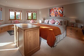 Hamble Retreat House and Luxury Studios