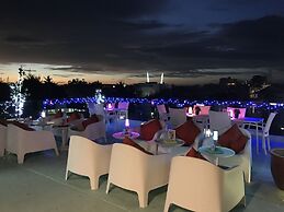 BLUE OCEAN BOUTIQUE HOTEL (Boracay Island, Philippines)