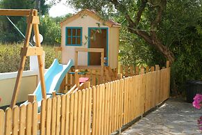 Mirsini Studios & Apartments