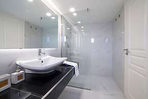 Mirsini Studios & Apartments