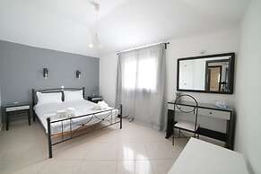 Mirsini Studios & Apartments