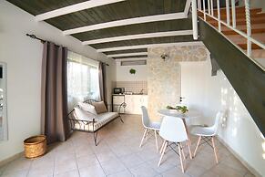 Mirsini Studios & Apartments