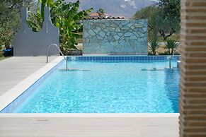 Mirsini Studios & Apartments