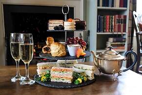 Loch Lomond Arms Hotel